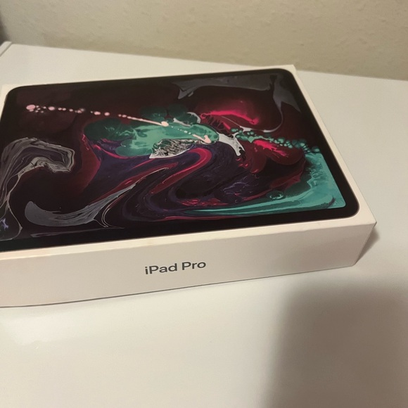 Ipad Pro 11 Inches - Picture 7 of 9